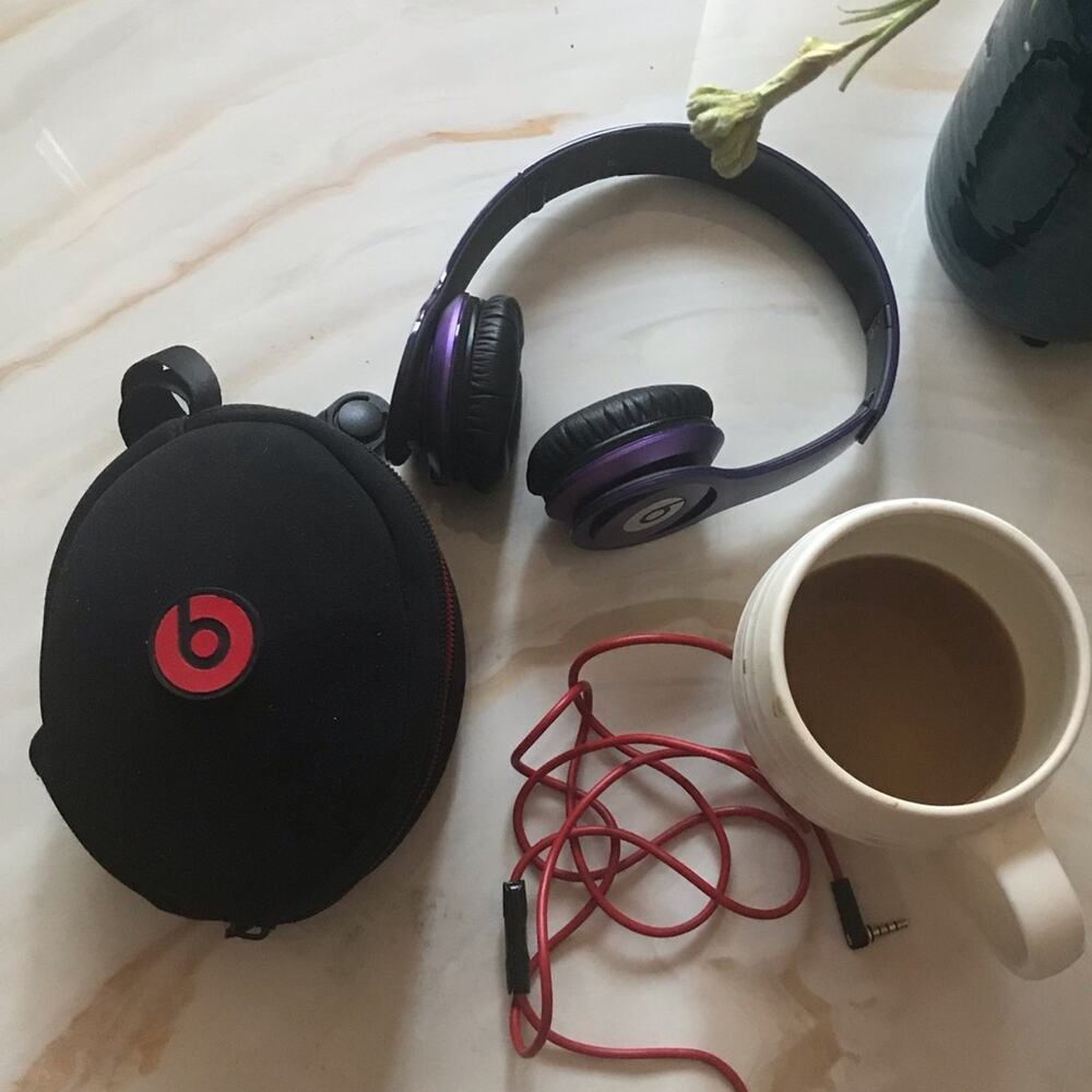 Beats solo HD earphone headphone